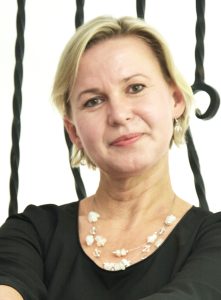 SZATMÁRI BEÁTA