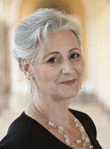 GOMBKÖTŐNÉ TÚRI ZSUZSANNA